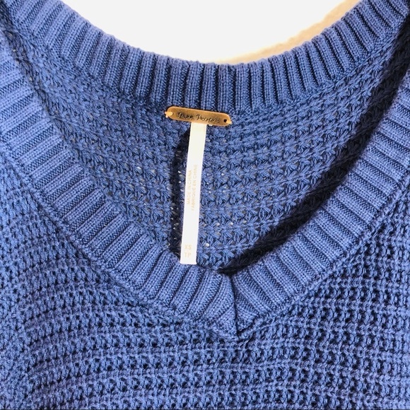Free People 🔥SALE🔥Moonshine blue waffle knit cold shoulder sweater. NWT - Picture 9 of 9